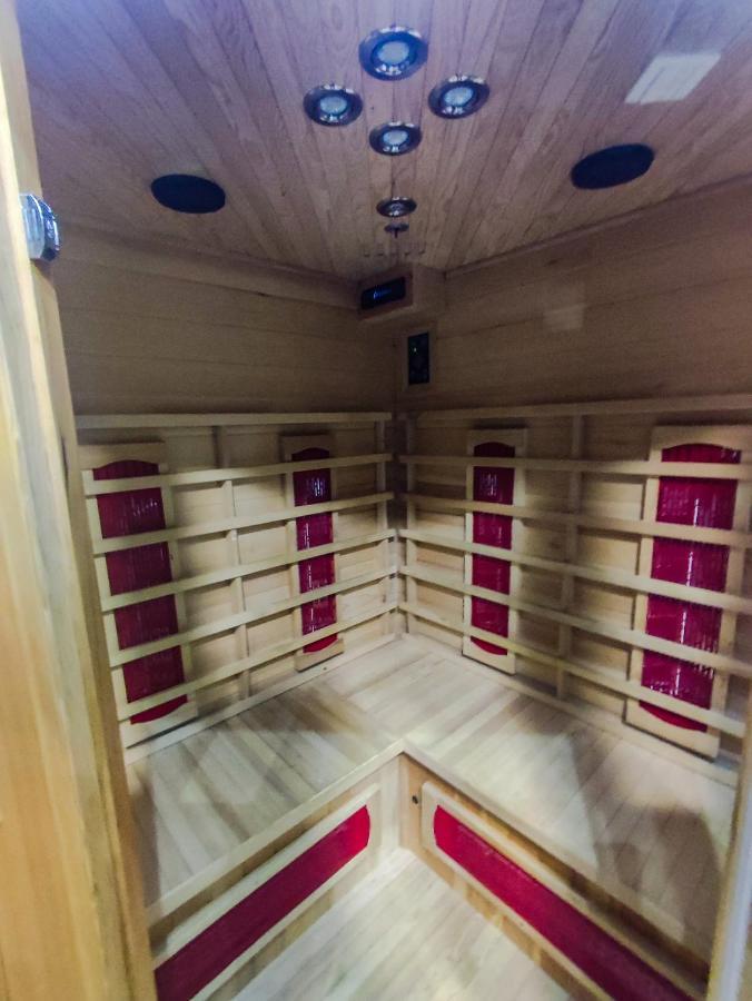 Apartman Magic Sauna,Jakuzzi,Kino 利夫诺 外观 照片
