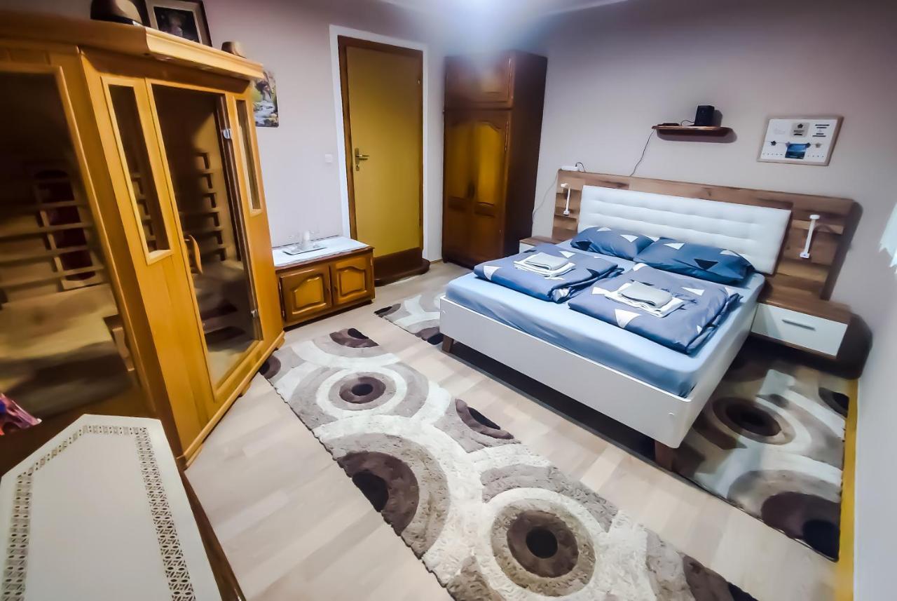 Apartman Magic Sauna,Jakuzzi,Kino 利夫诺 外观 照片