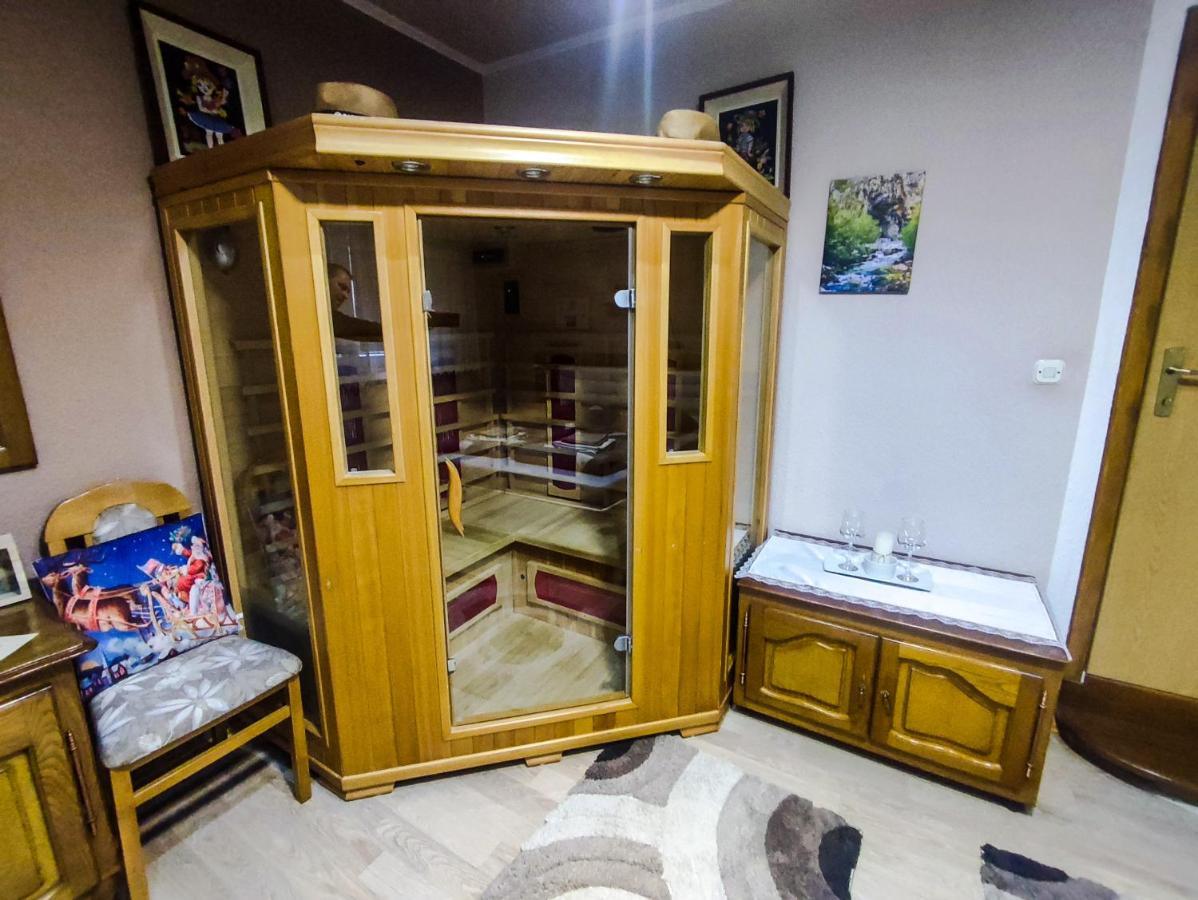 Apartman Magic Sauna,Jakuzzi,Kino 利夫诺 外观 照片